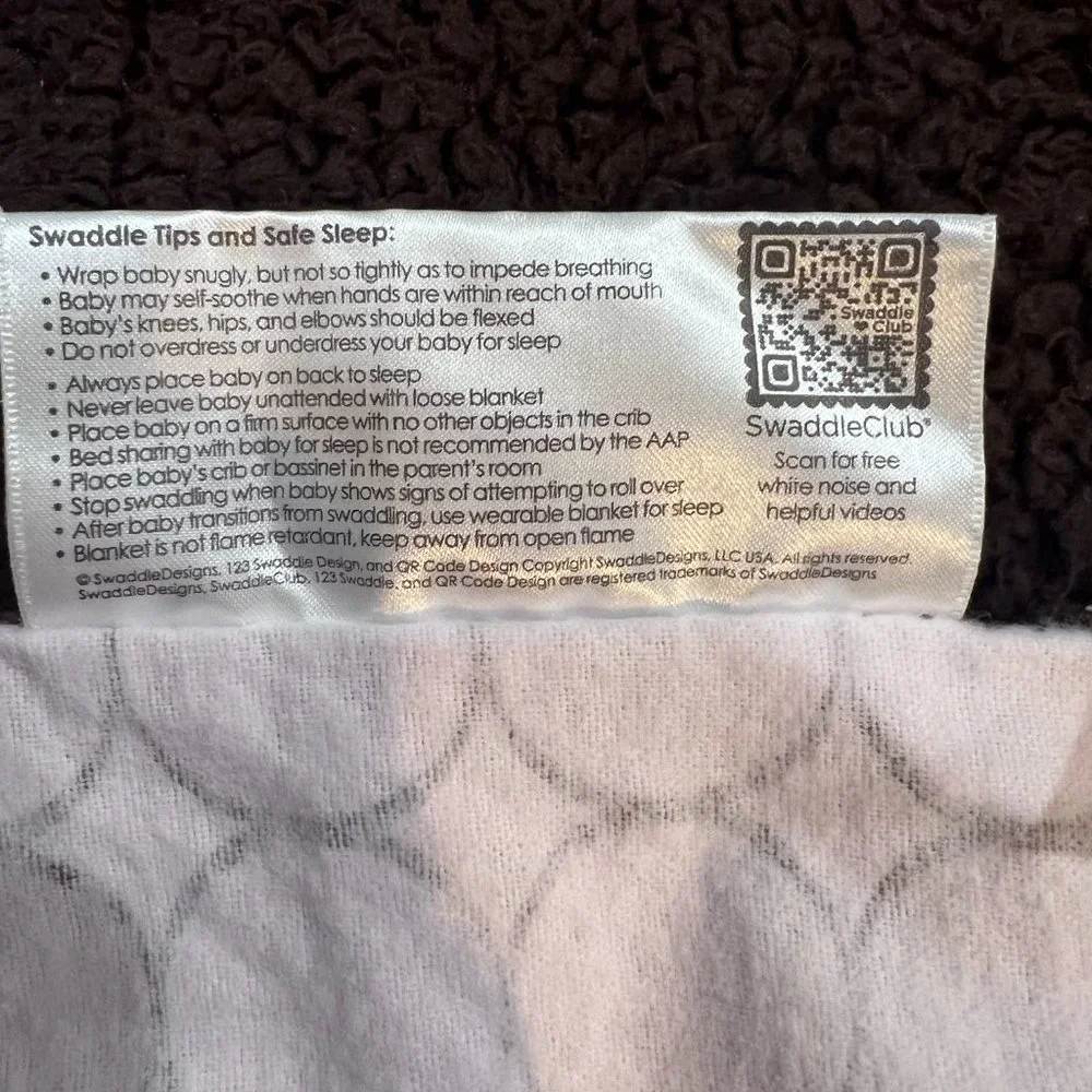 New Adorable Swaddle Designs Baby Swaddle 38 x 38 NWT